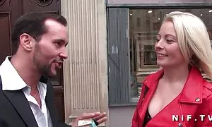 ფრანგი ქერა fucked f ...